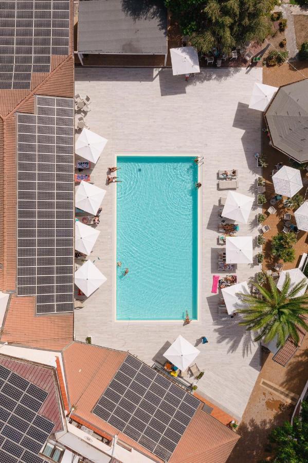 Готель Amareclub Le Rose Сан-Теодоро Екстер'єр фото